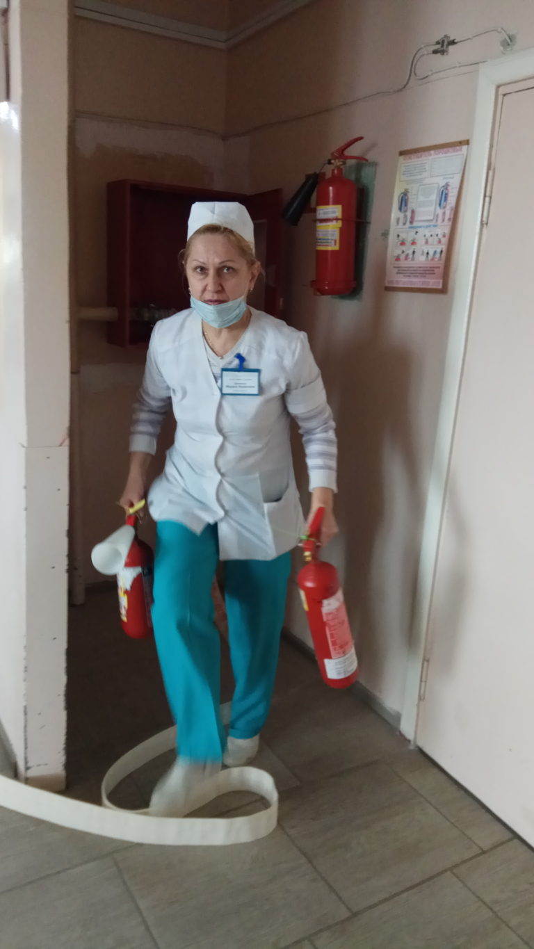 НА ПУТИ ОГНЯ — НАДЕЖНЫЙ ЗАСЛОН!