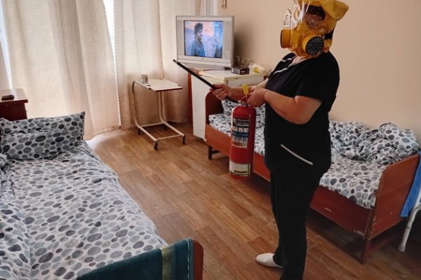 Практическое занятие на тему: «Действия сотрудников при возникновении ЧС. Эвакуация проживающих и персонала при обнаружении очага возгорания».