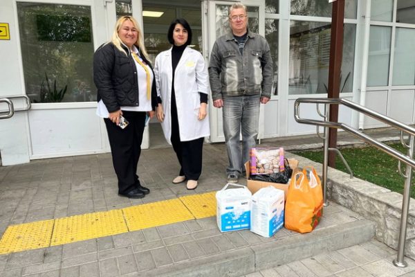 Перевальненская школа: Милосердие в действии