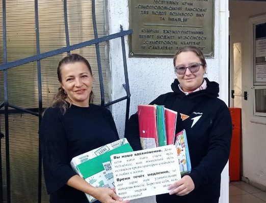 Яркие краски для добрых сердец: подарок от первичного отделения Движения Первых Крымского медицинского колледжа